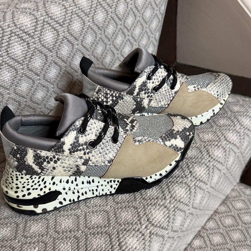 Steve Madden Gray & Beige Snake-Print Men's Sneakers
